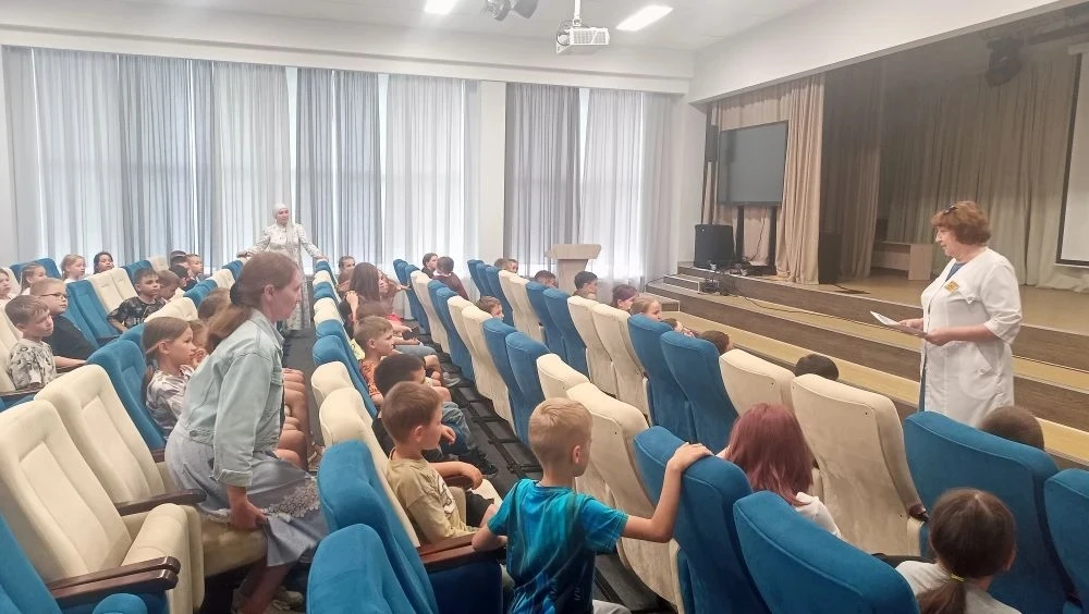 15 – 21 июня Неделя профилактики
зависимости от гаджетов.
В пришкольном лагере лицея фельдшером Давл