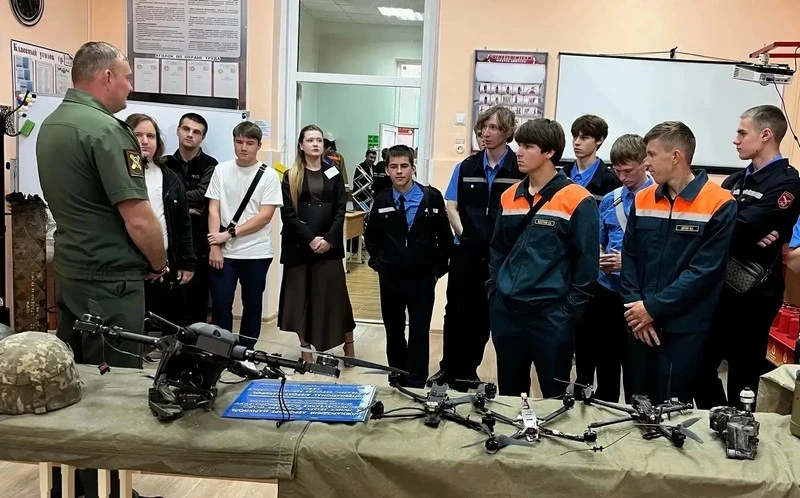 Студенты Славянского района узнали о передовых достижениях в сфере беспилотной авиации

Участниками 