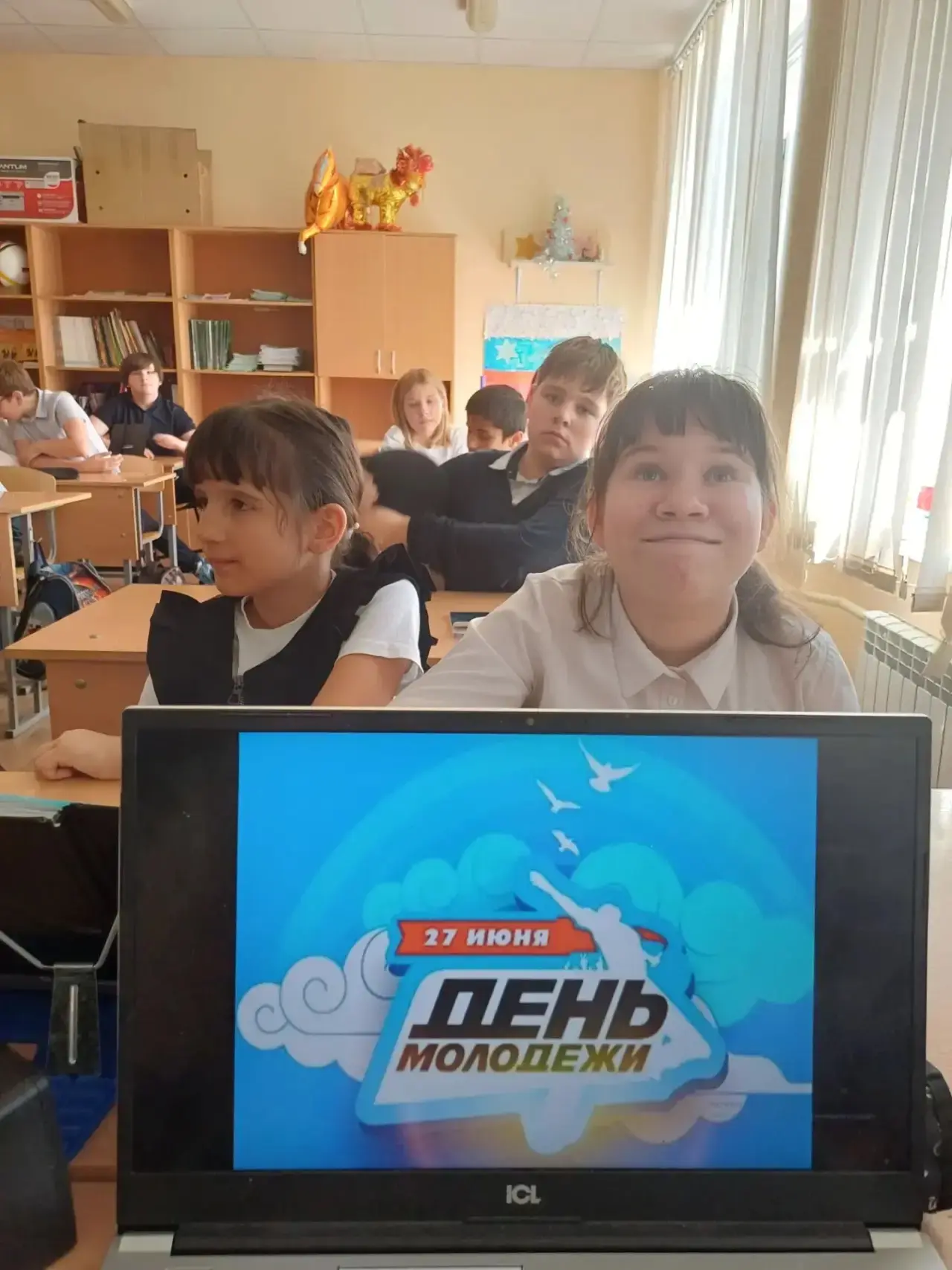 💫 В рамках Дня молодежи ,который отмечается 27 июня Советник директора Куликова О.А провела классны