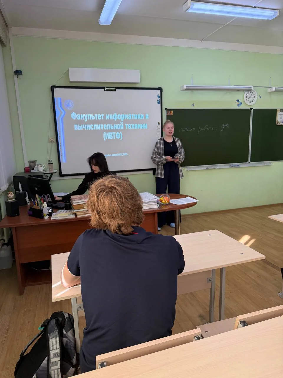 Недавно наш лицей посетили выпускницы 2025 года — Женя Кудряшова и Настя Бутусова, которые сейчас уч