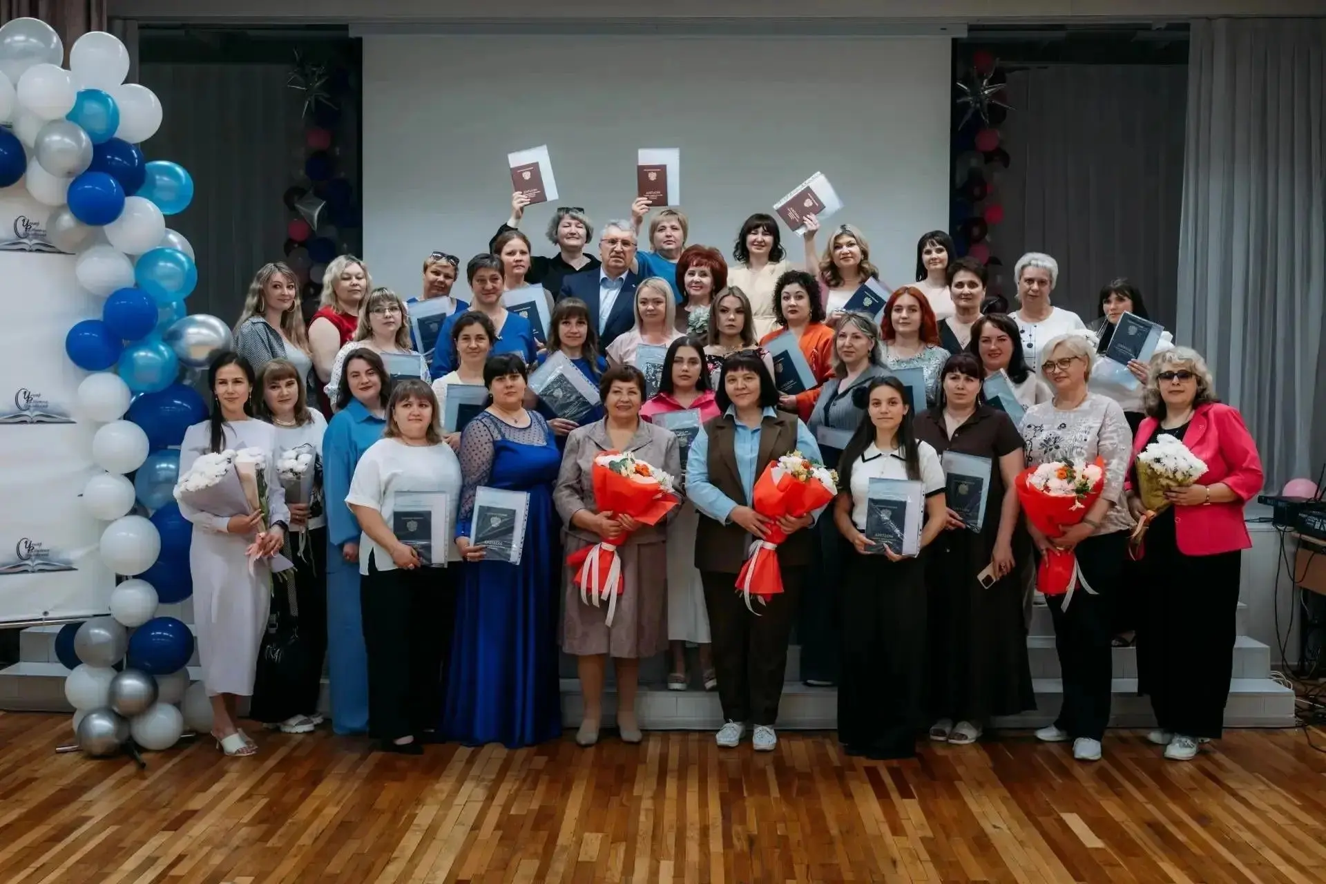 🎓 В Саянске вручили дипломы ИРКПО воспитателям и учителям начальных классов!
