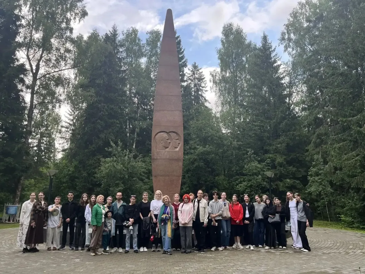 👩‍🎓🧑‍🎓Студенты МПГУ погрузились в историю Владимирского края

7 июля студенты-практиканты Инстит