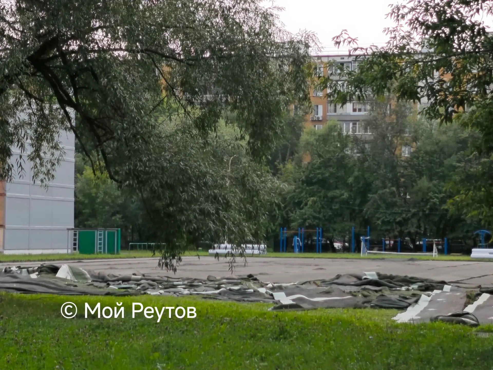 ⚽ В Реутове демонтировали старое покрытие на футбольном поле школы №6

В рамках текущего этапа обнов