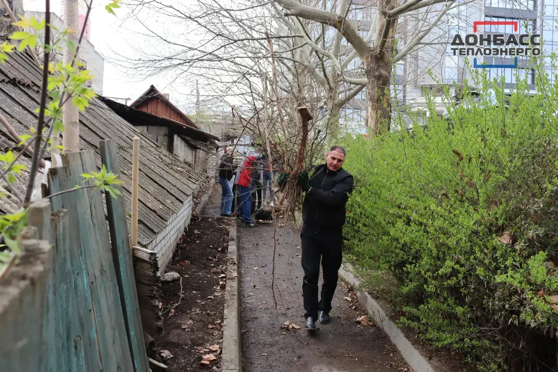 НАВОДИМ ЧИСТОТУ И ПОРЯДОК НА ТЕРРИТОРИИ НАШЕГО ОБЩЕГО ДОМА – ДНР:  «ДОНБАССТЕПЛОЭНЕРГО» ПРИНЯЛО УЧАС