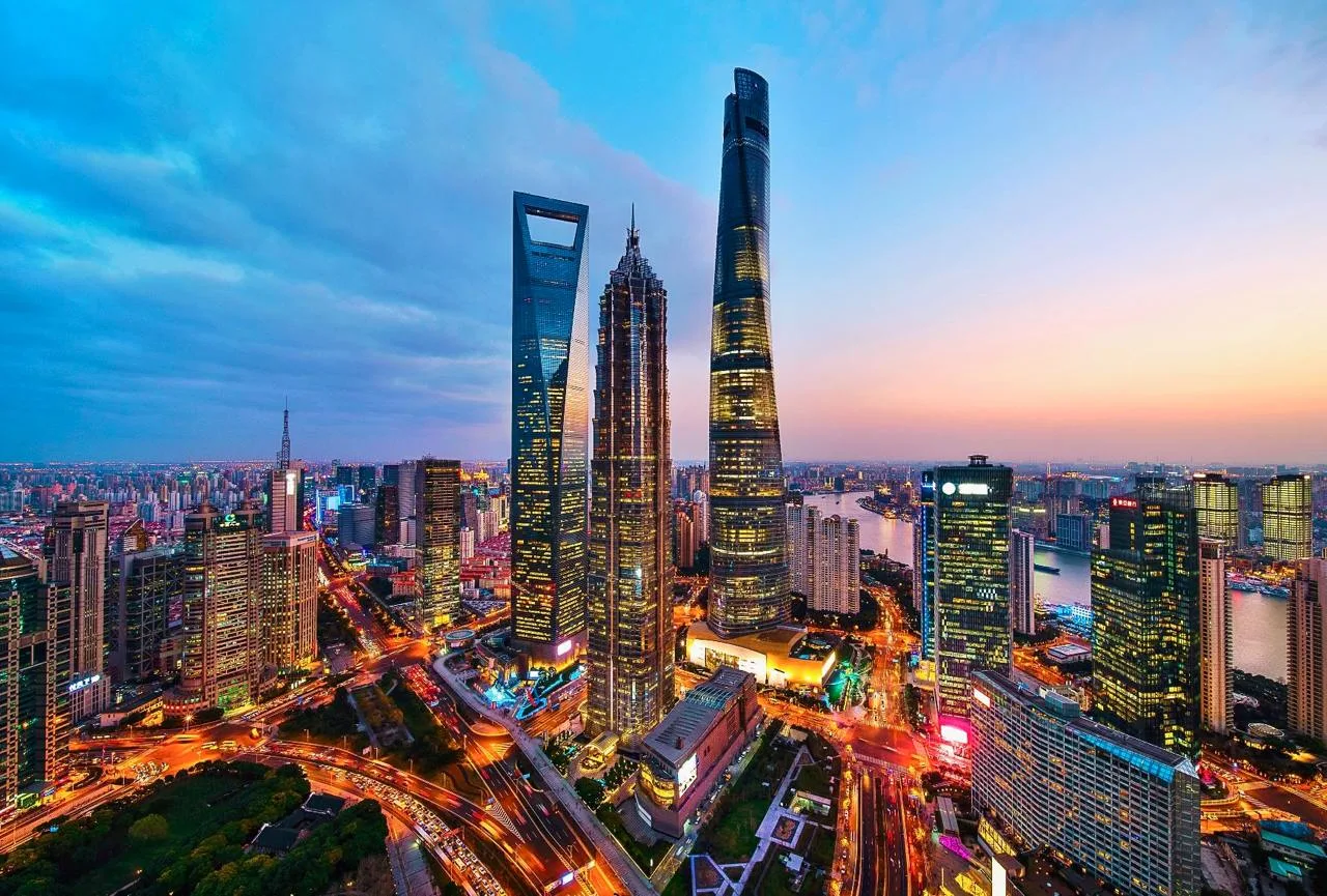 Шанхайская башня, Китай 🇨🇳  🔹 Высота Шанхайской башни - 632 метра, 130 этажей. Это самое высокое зда