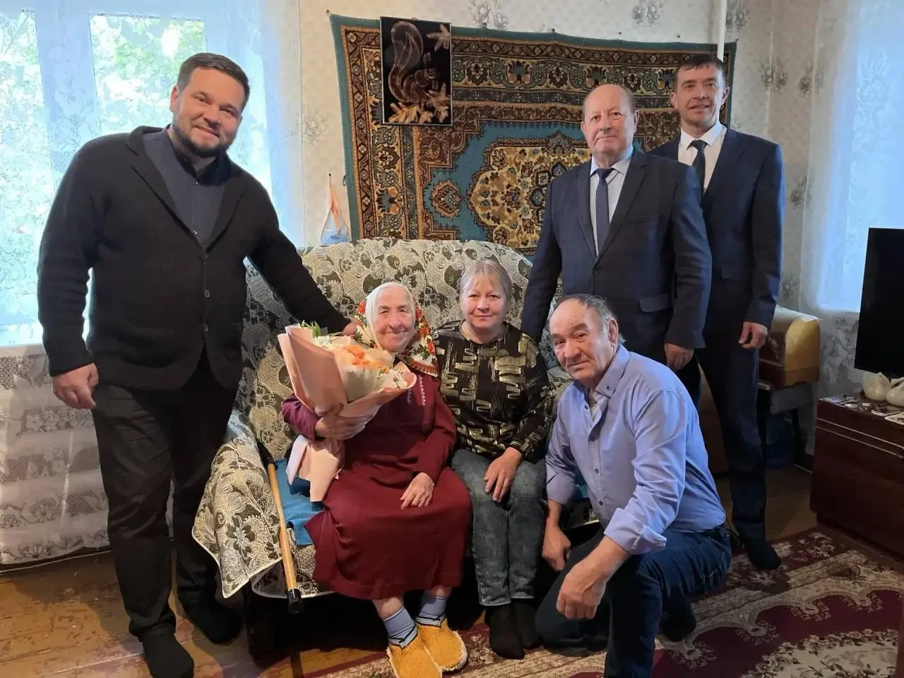 До 100 с лишним лет дожили трое жителей Альметьевска