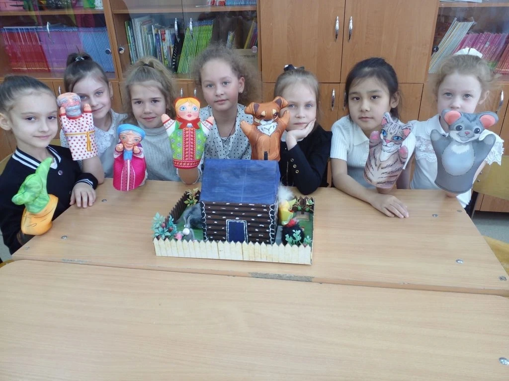💜🦅 Орлята России 🎭 сотворили настоящее волшебство своими руками к Дню театра кукол! 🤩  Учащиеся 1"В"