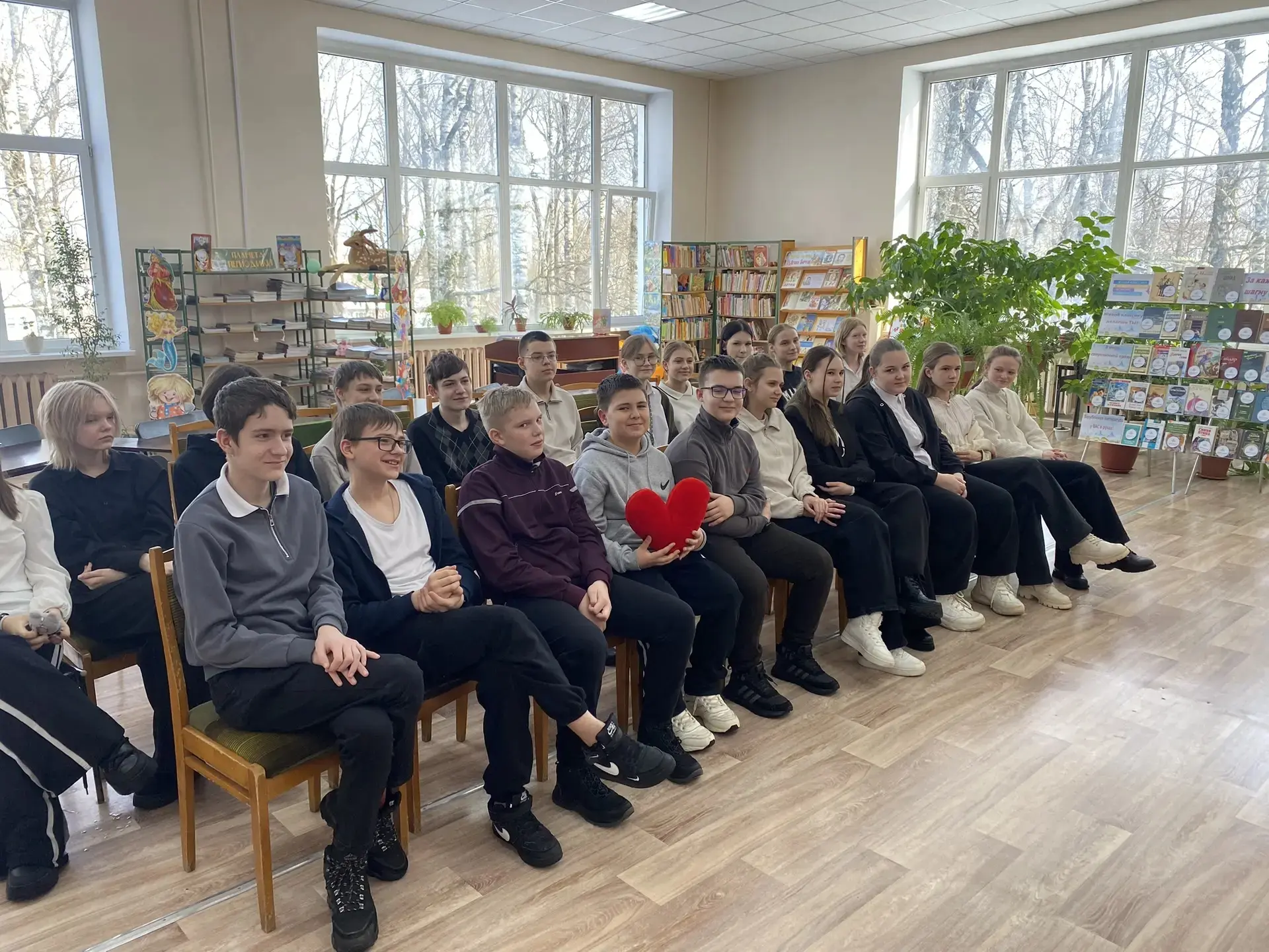 В целях профилактики наркомании, правового просвещения и информирования молодежи учащиеся 7в класса 