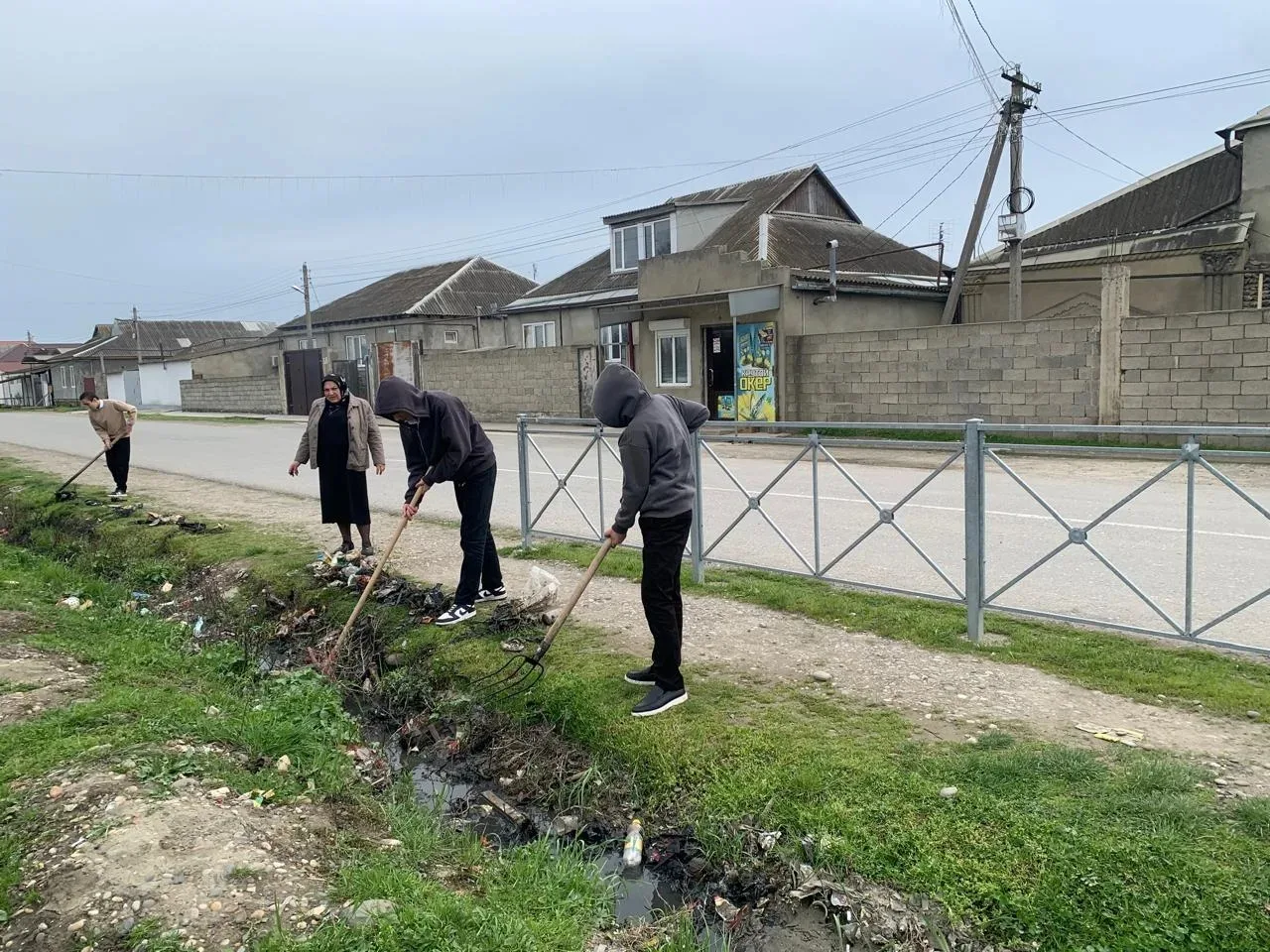 Субботник — дело полезное и важное!  В рамках месячника по благоустройству, санитарной очистке в вес