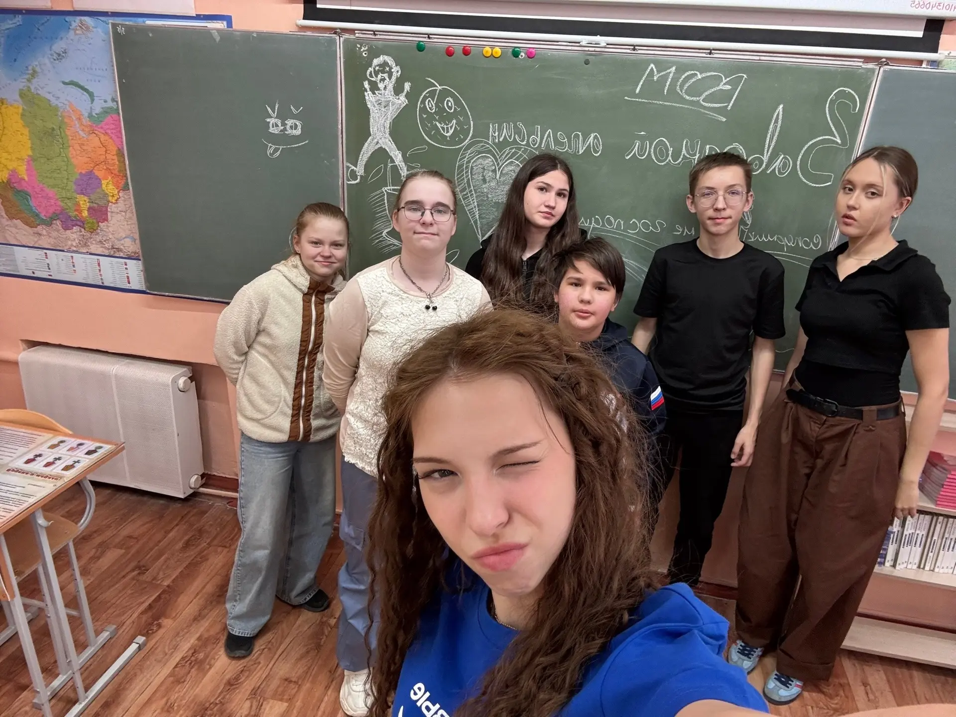 Наш отряд «Озорной апельсин» участвовал в школьном сборе активов. Мы посетили различные мероприятия,