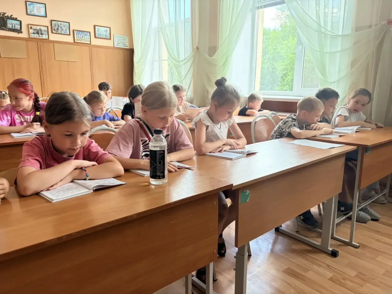 Сегодня ребята, отдыхающие в летнем оздоровительном лагере, и ребята, посещающие досуговую площадку,