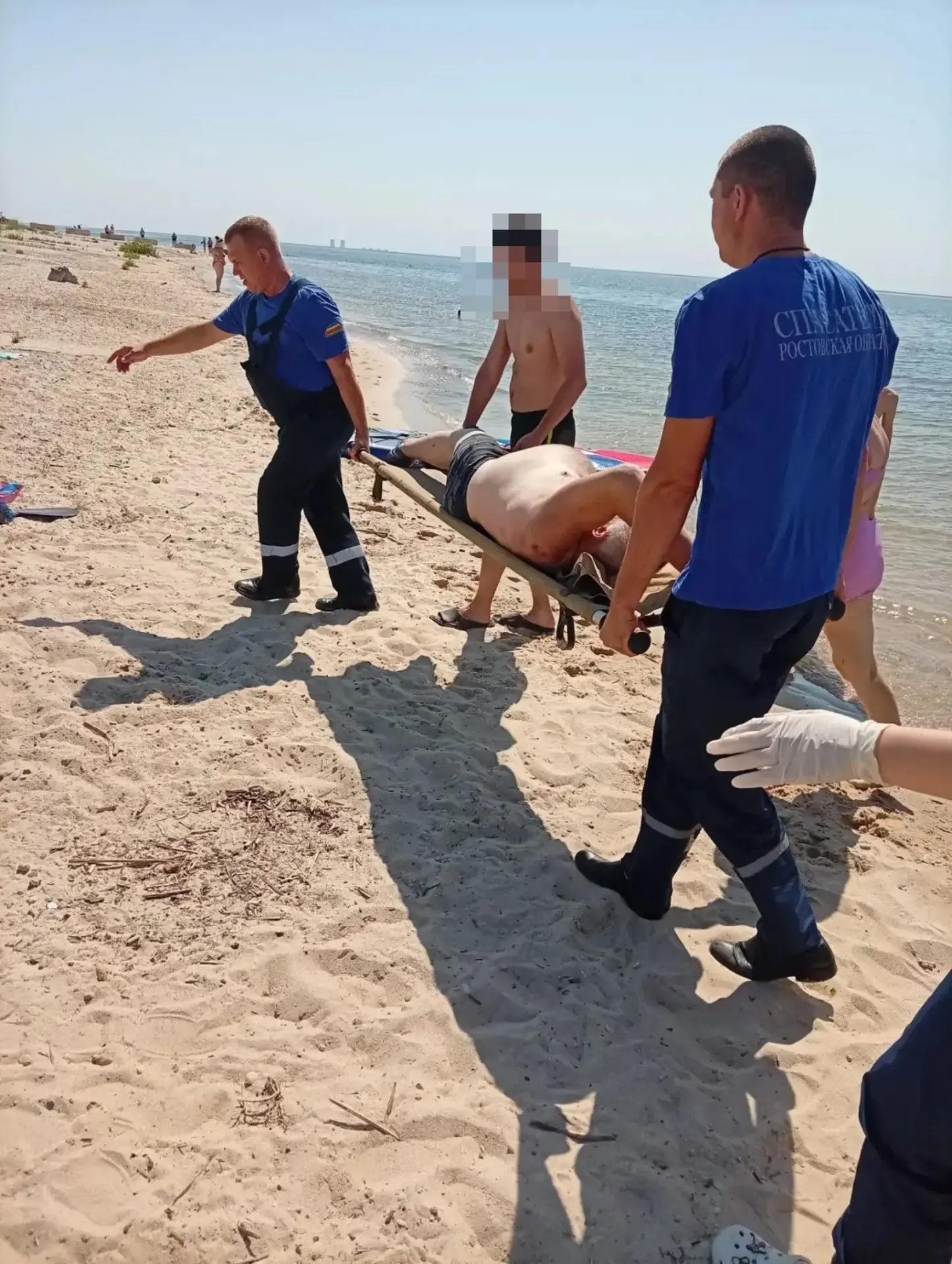 🌊 Спасение на Цимлянском пляже: как слаженные действия отдыхающих и спасателей помогли сохранить жи