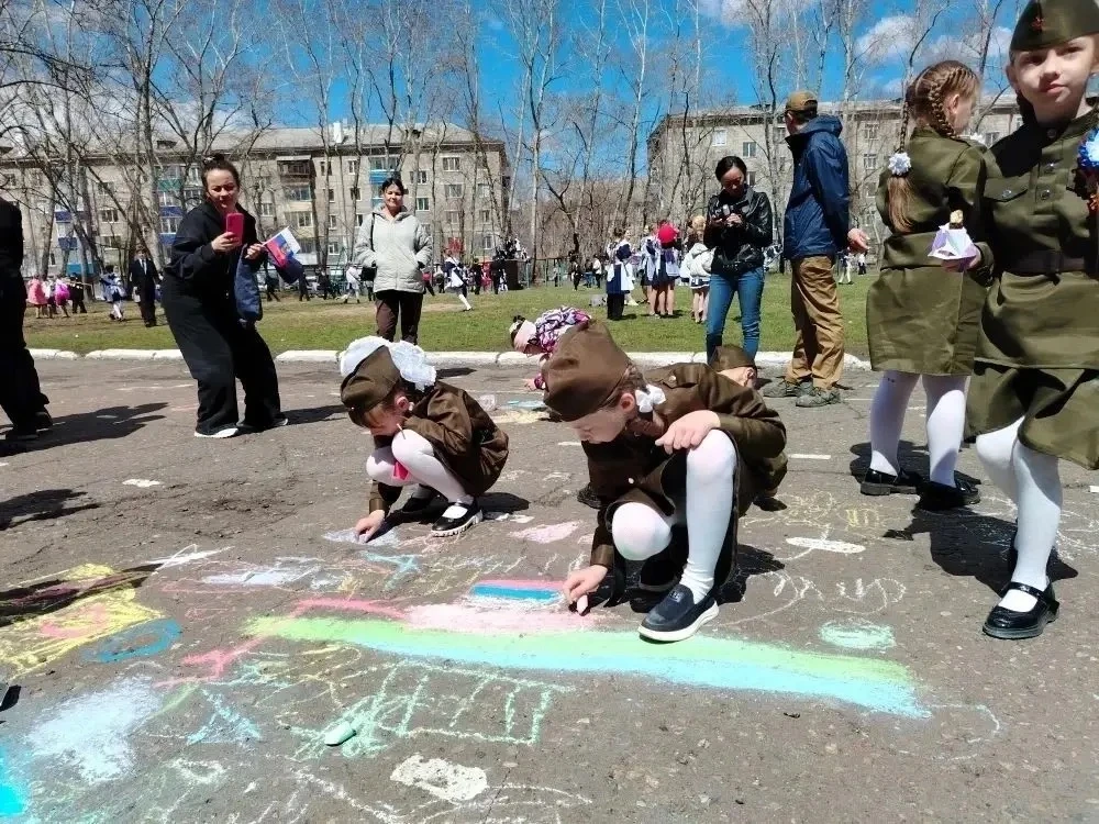 🕊В честь празднования Дня Победы в МОУ ЦО «Открытие» состоялась патриотическая программа для учащихс