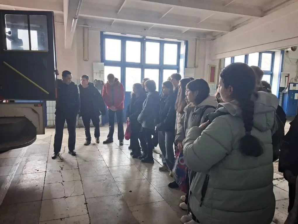 🧯В рамках профориентационной работы учащихся 8в класса посетили пожарно- спасательную часть 2 в Крас