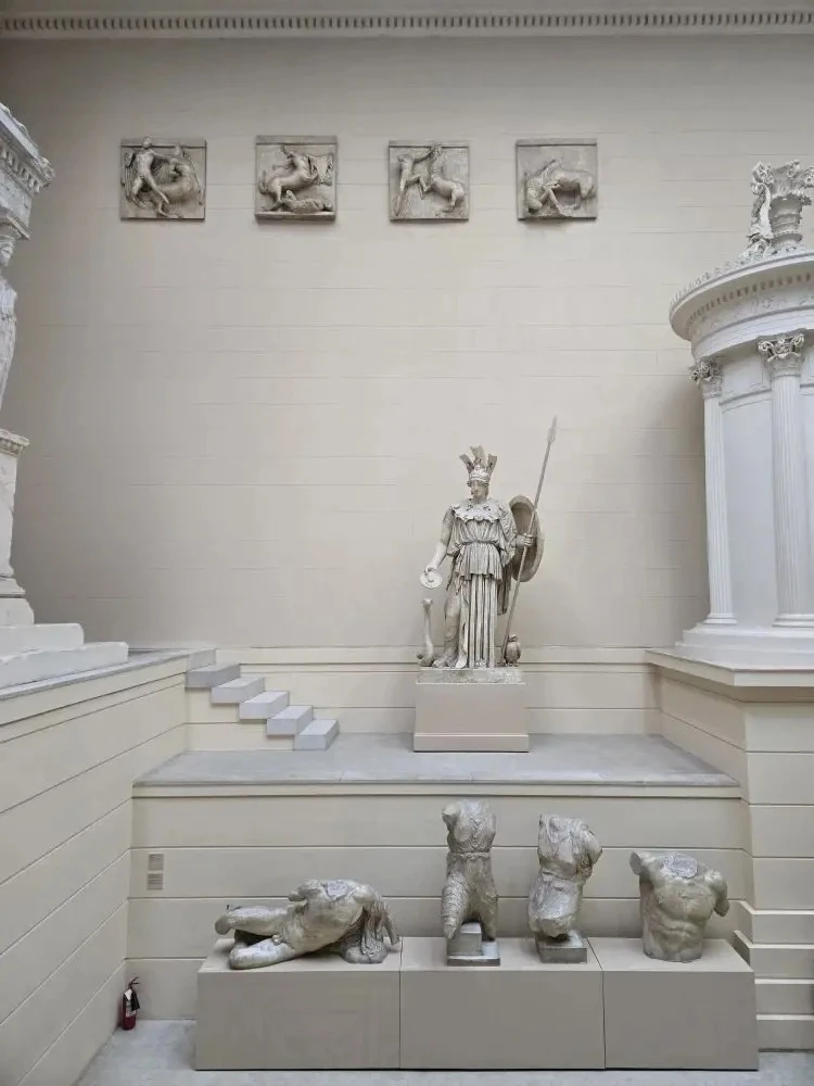 КАНИКУЛЫ С ПОЛЬЗОЙ!   🏛️24 февраля ученики 5 «А» класса вместе с классным руководителем Лазаревой Ал