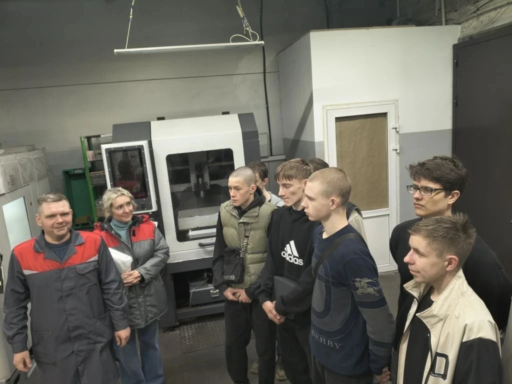 ЗАНЯТИЕ НА ПРЕДПРИЯТИИ ООО «НПП «АЛЕКСАНДР» 2 апреля 2026 года преподаватель Дятьковского филиала ГА