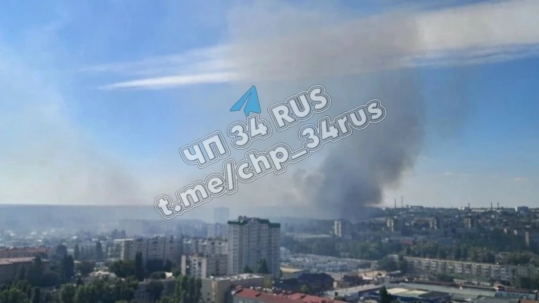 Огонь угрожает гаражному кооперативу на улице Нарвской