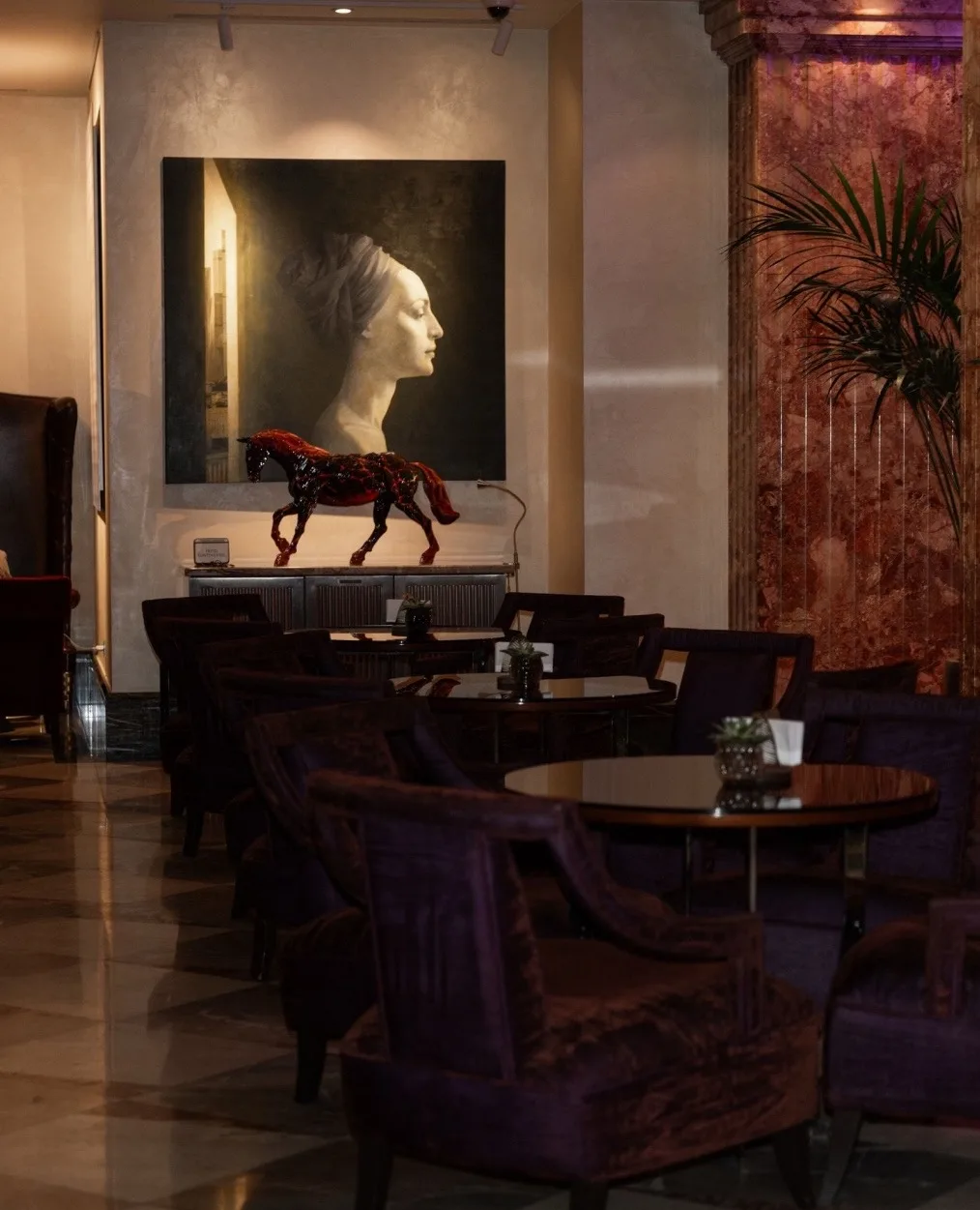 Искусство Hotel Continental: «Человек у окна» — Дмитрий Колистратов