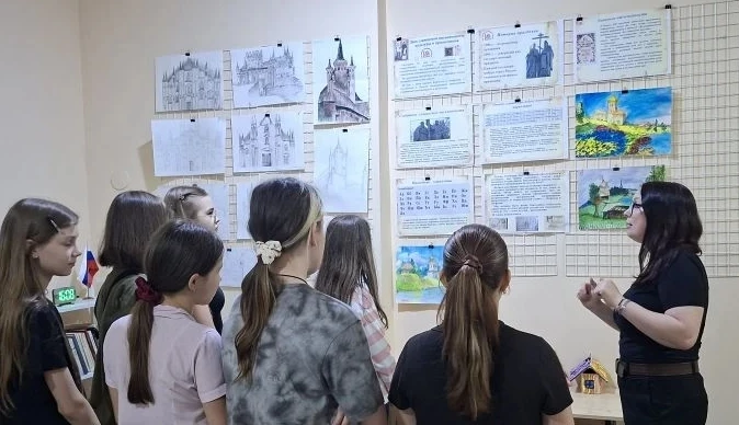 25 мая в МКУ ДО «ДХШ» прошло открытие тематического стенда «День славянской письменност...