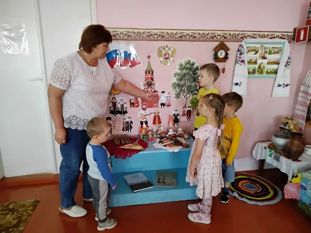 Год единства народов России: познаём родную страну сердцем.