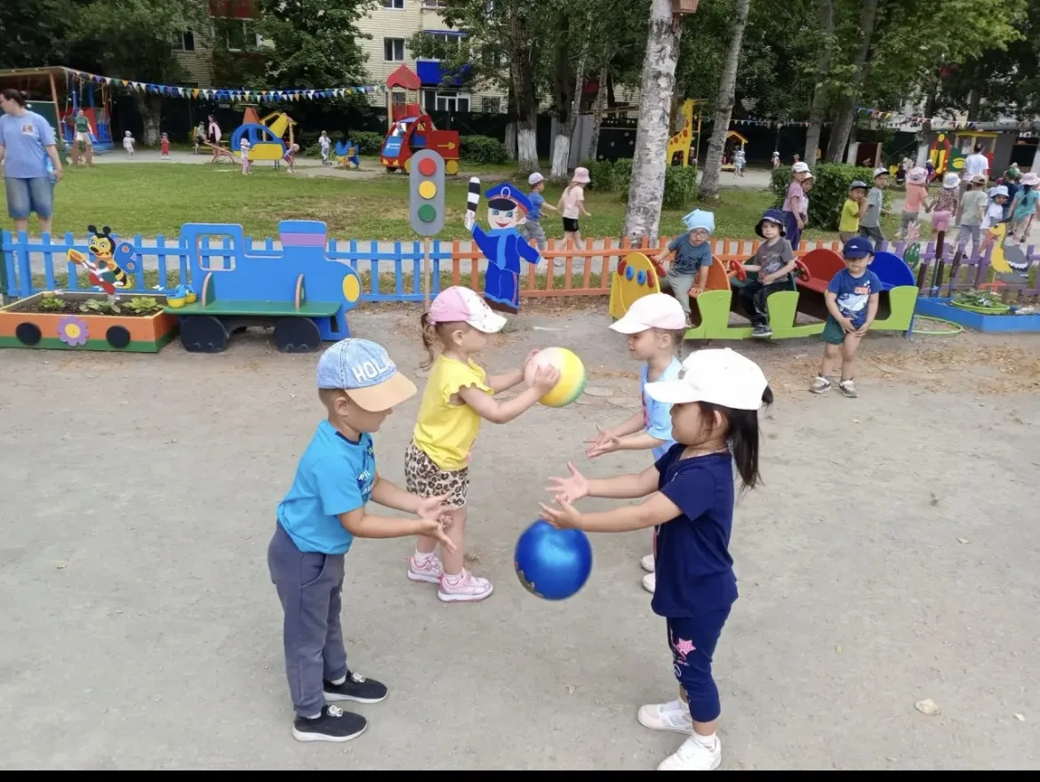 Знакомство с самым круглым и прыгучим другом! Сегодня в группе «Колокольчики» прошёл те...