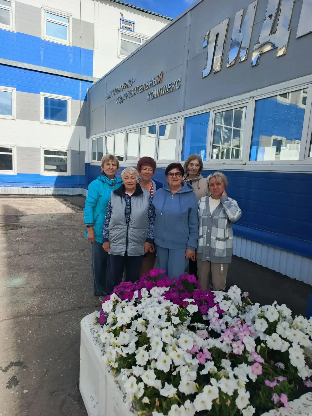 🚌Получатели социальных услуг нашего центра посетили бассейн в ФОК «Лидер» в Базарном К...