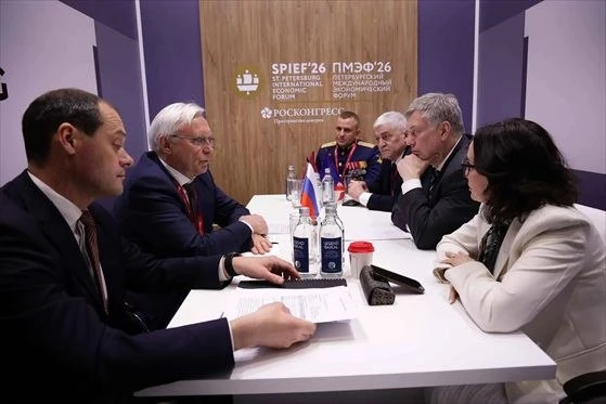 Ульяновцы привезли сто десять миллиардов с берегов Невы

Делегация Ульяновской области завершила раб