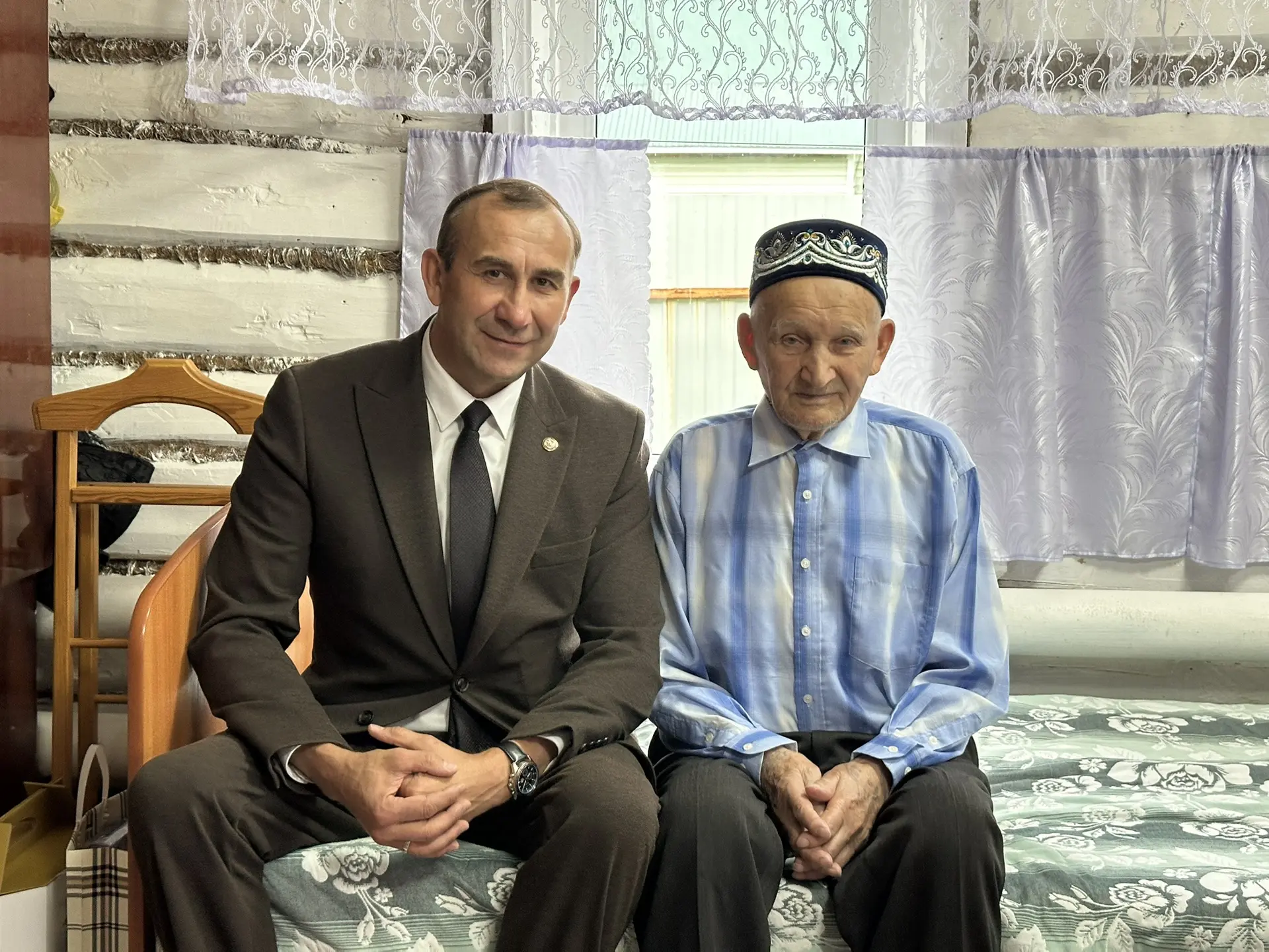 Сегодня мы отмечаем День пожилого человека, и поздравляем людей, чья мудрость и активна...