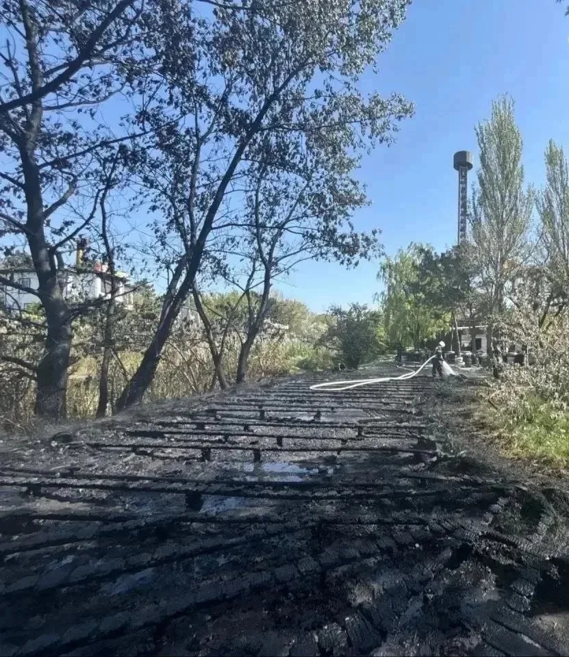 🔥 В Анапе произошел пожар в парке аттракционов «Джунгли»  Днём 9 мая в Анапе вспыхнул пожар в парке 