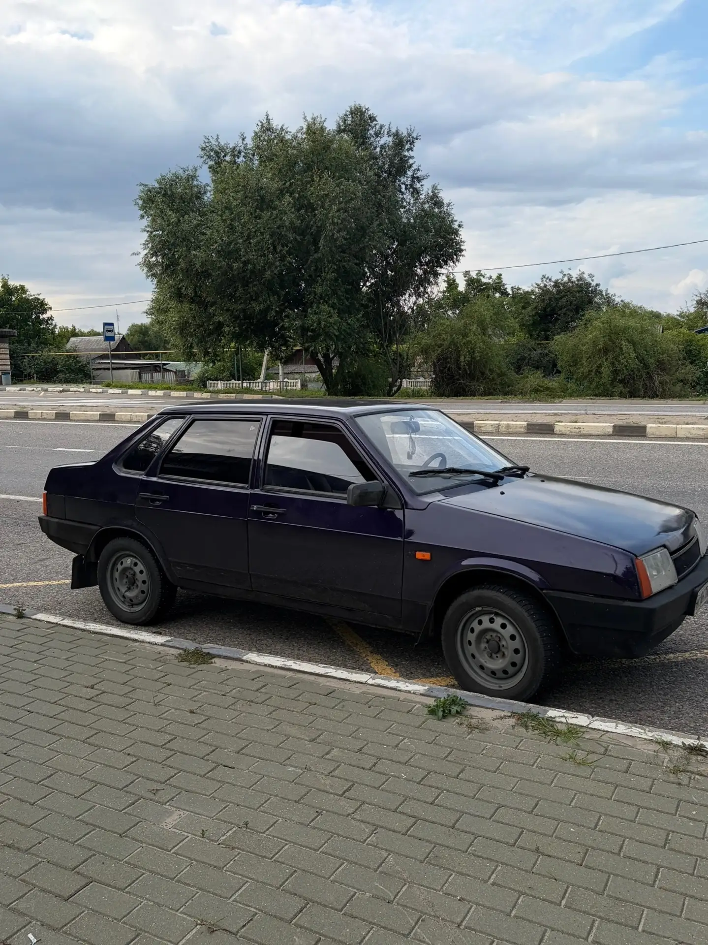 Продам
Ваз 21099 2001 года
Пробег оригинальный 232000 км
Работает хорошо, едет тоже неплохо.
Два хоз