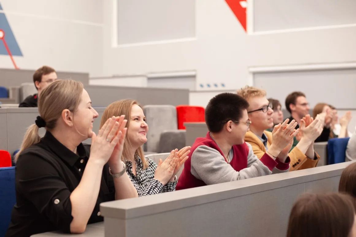 🎉 На Электротехническом факультете состоялся интеллектуальный турнир «Своя игра». Мероприятие собрал