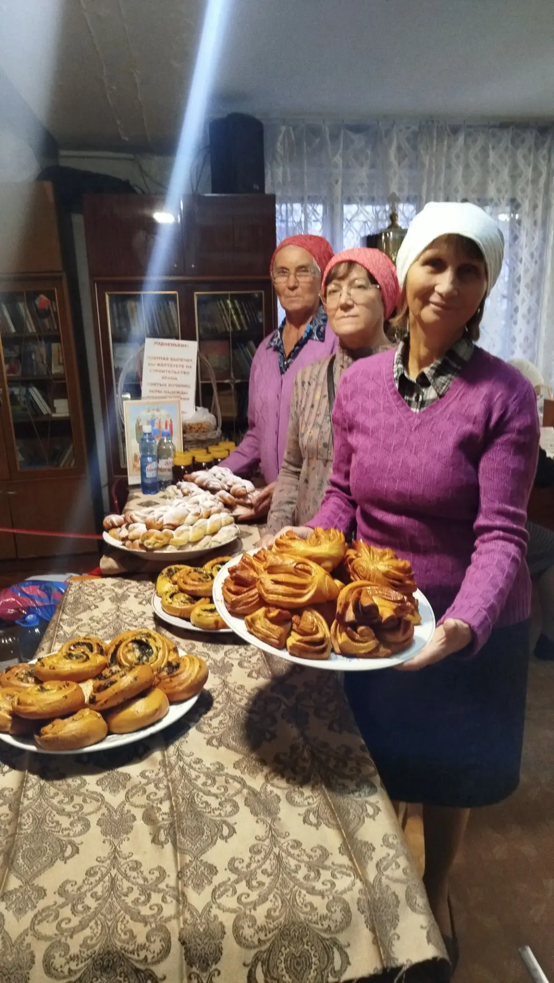 🌸 Каждый воскресный и праздничный день в нашем храме — свежая, ароматная выпечка! 🥐