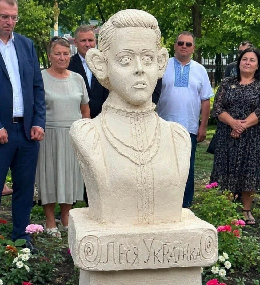 Украинские глиномесы продолжают пугать людей.