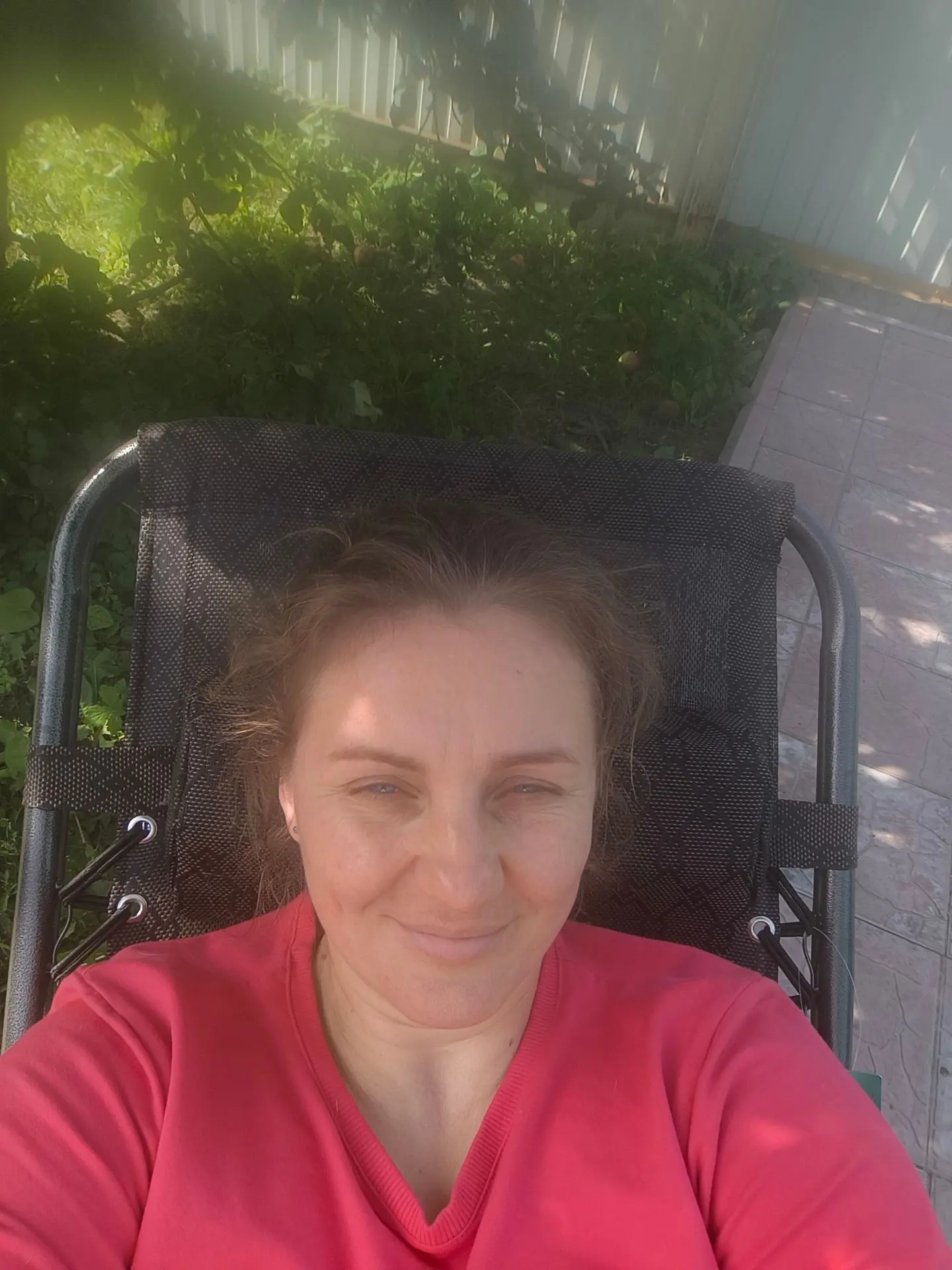 Купила в начале лета шезлонги, оказались, ну очень удобные❤, лежать на них одно удоволь...