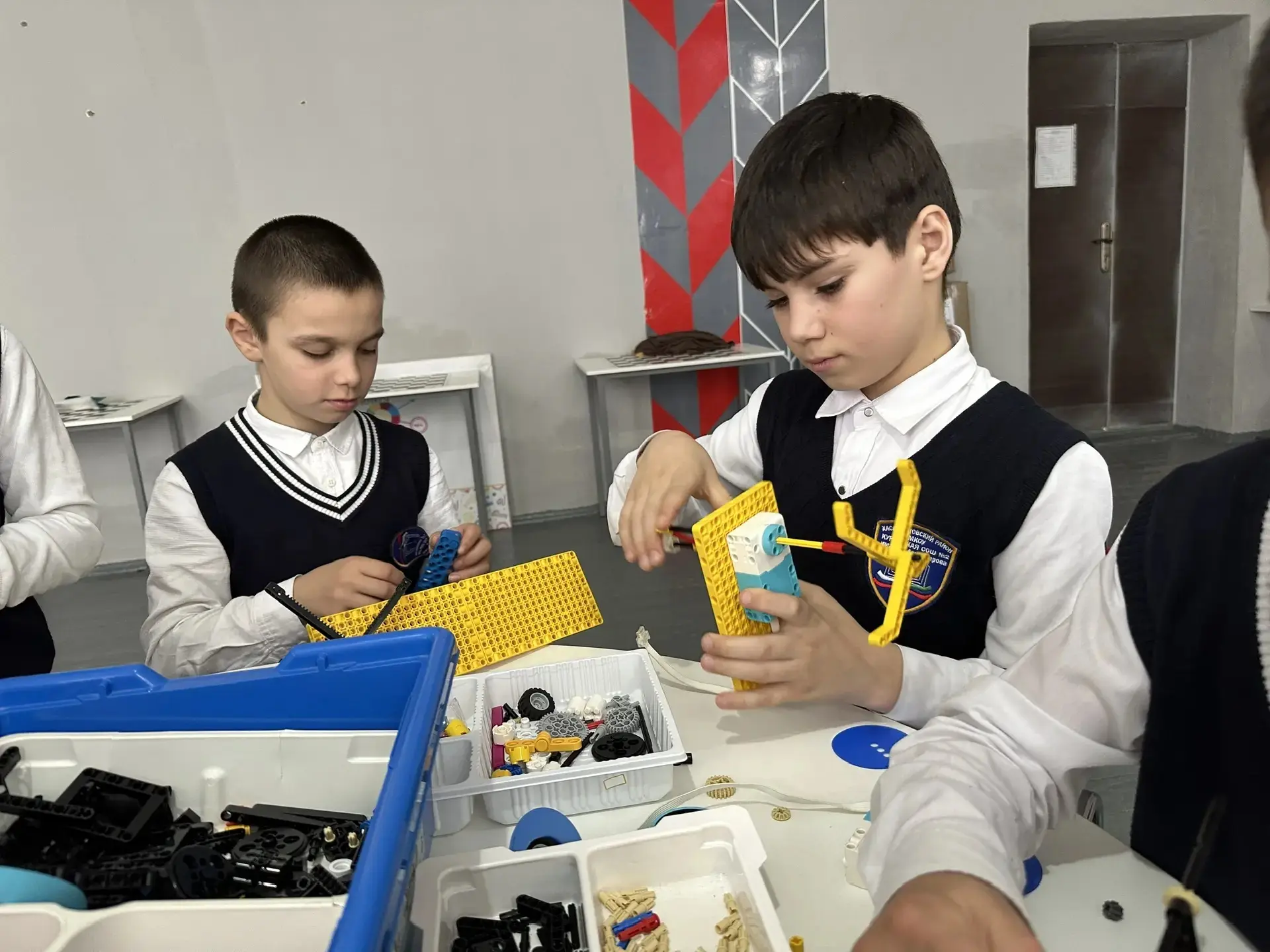 🛠 В центре «Точка роста» прошёл увлекательный урок труда на тему «Изобретаем новое»!    Ученики погр