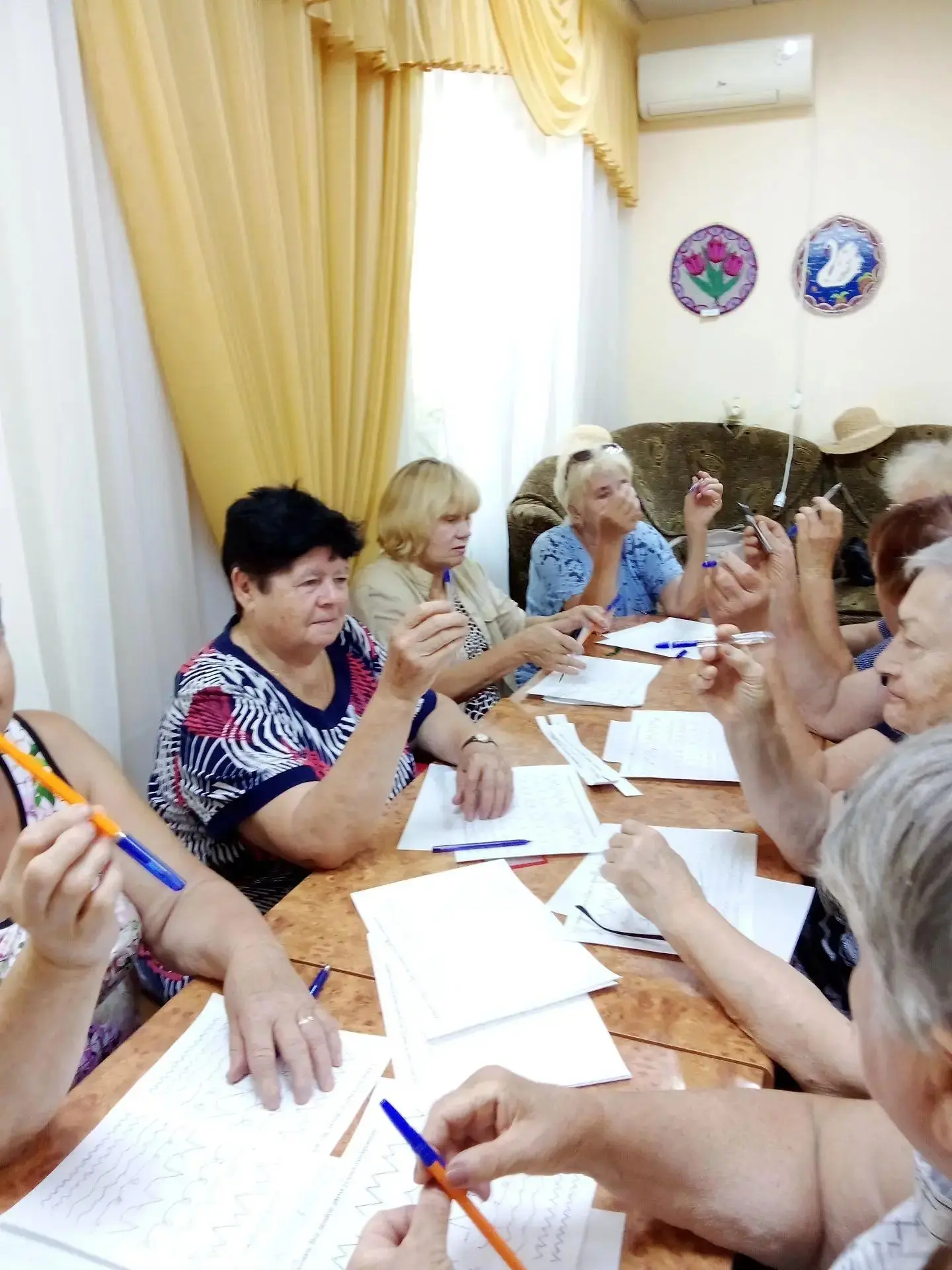 Смех и положительные эмоции – лучшее лекарство для здоровья, особенно для пожилых людей...