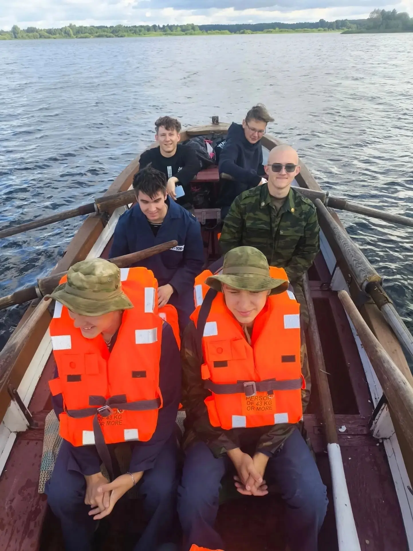 ⛵️#ПУТЬКОКЕАНУ ДЕНЬ 3️⃣

План на третий день шлюпочного похода выполнен :
✔️ натерли ладони до мозол