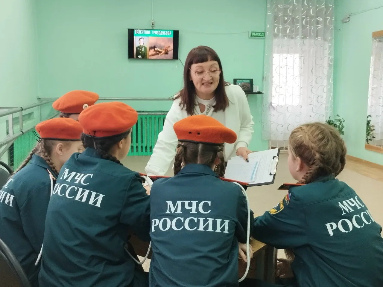 Девочки-героини: "Женский батальон" покорил Кинешму!  19 февраля Центр внешкольной работы в Кинешме 