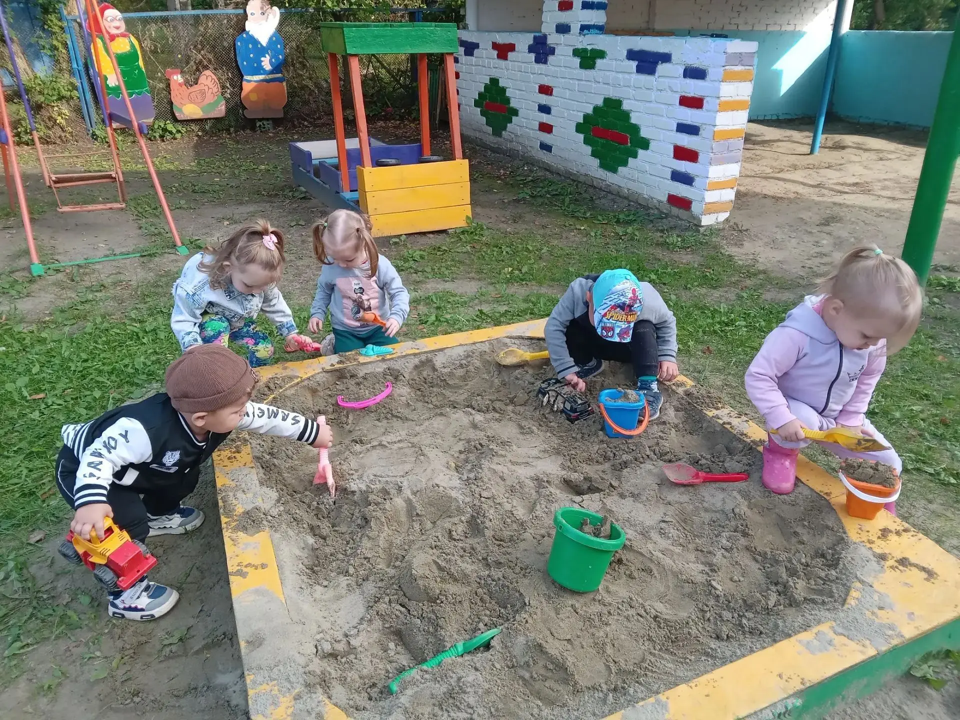 ☀️На прогулке малыши...Эх, уж очень хороши.😄