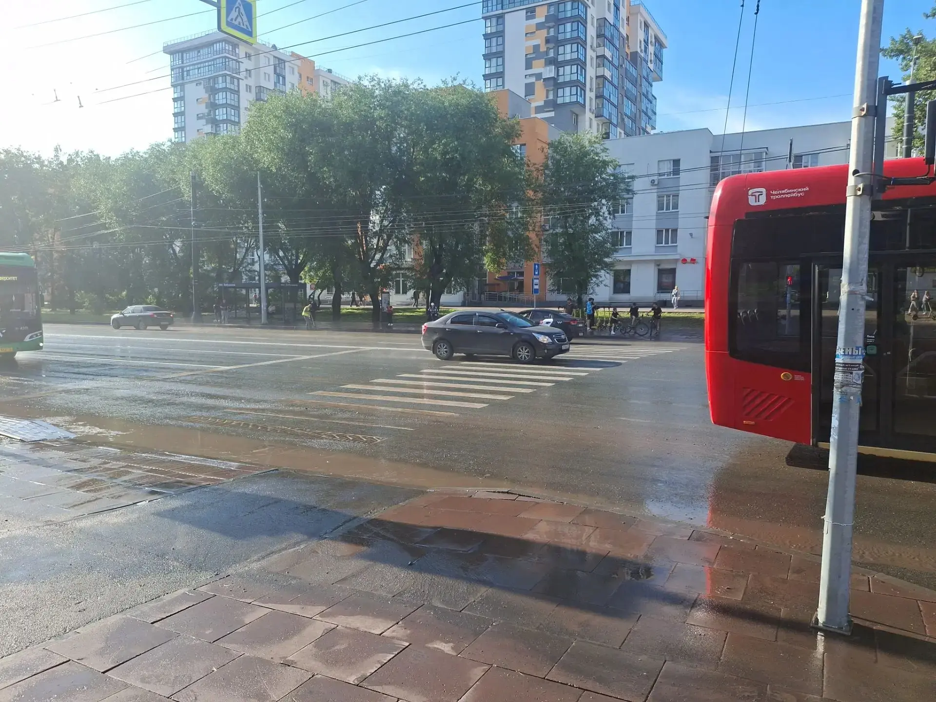 Движение троллейбусов по Братьев Кашириных возобновлено