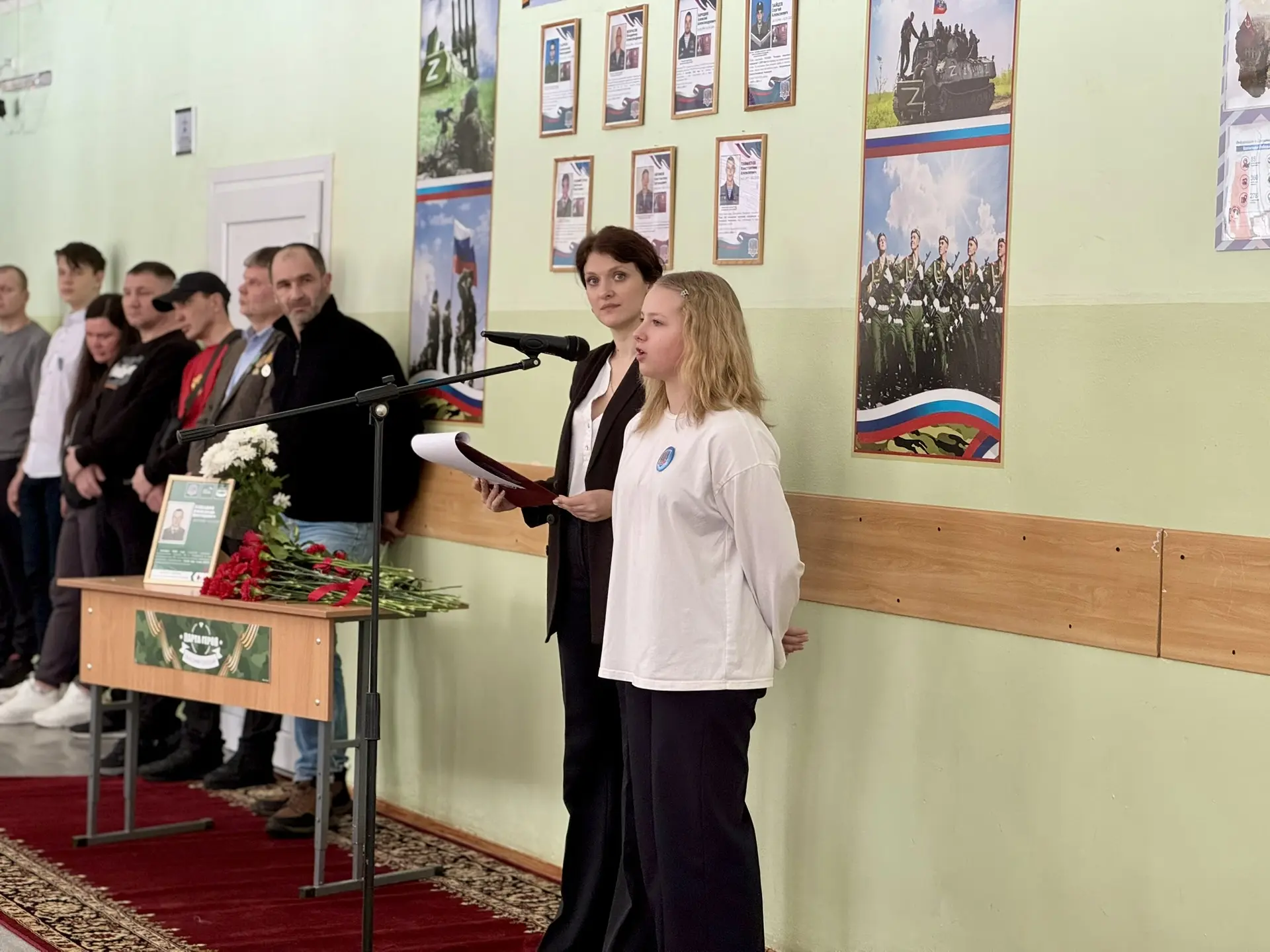 🏫Сегодня  была открыта Парта Героя, посвященная выпускнику школы №20 (на сегодняшний день МАОУ СОШ №