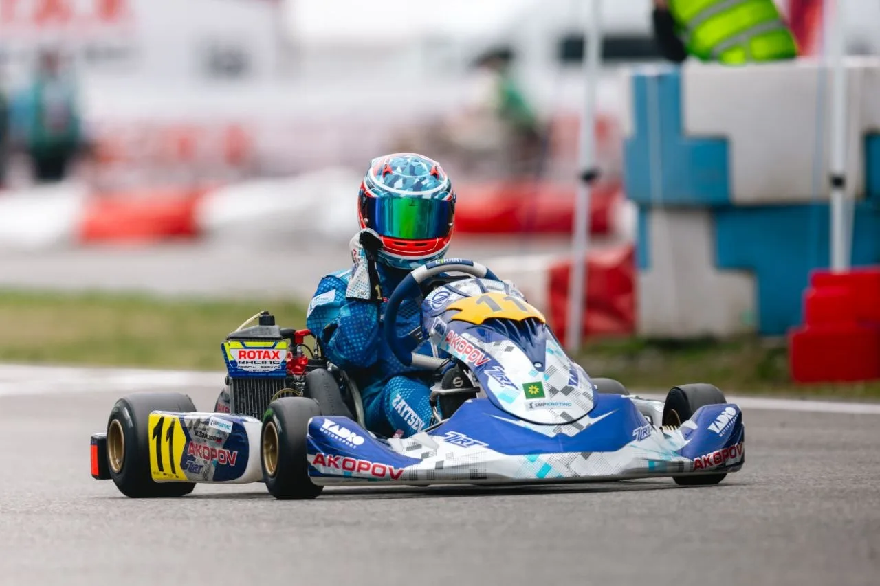 Скорость в крови! Тройной триумф нашего семиклассника! 🏎️🏆  Пока мы учимся, наш ученик 7 класса поко