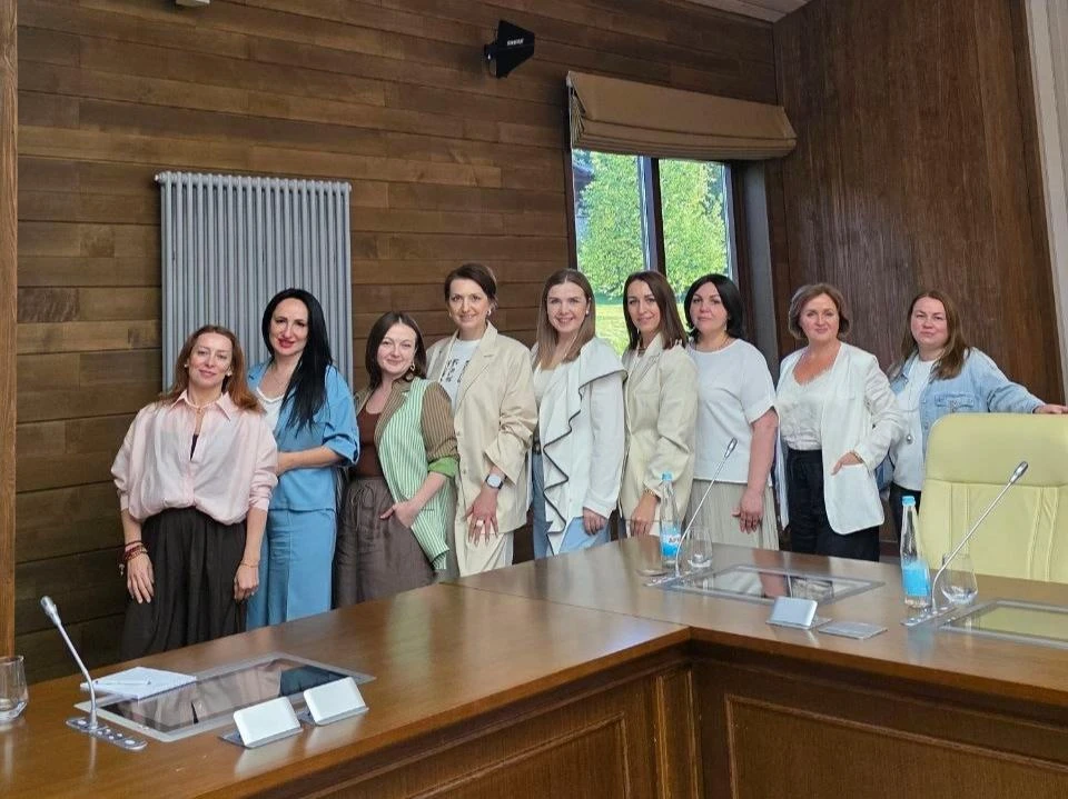 Кажется, месяц в канале пролетел незаметно 😅

Нет, я не исчезла и не ушла выращивать помидоры.
Посл