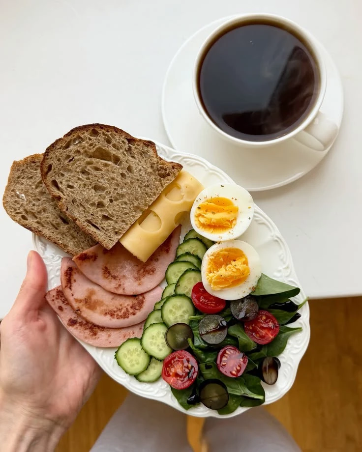 🍳 Ну и после утренних ритуалов — время для завтрака!