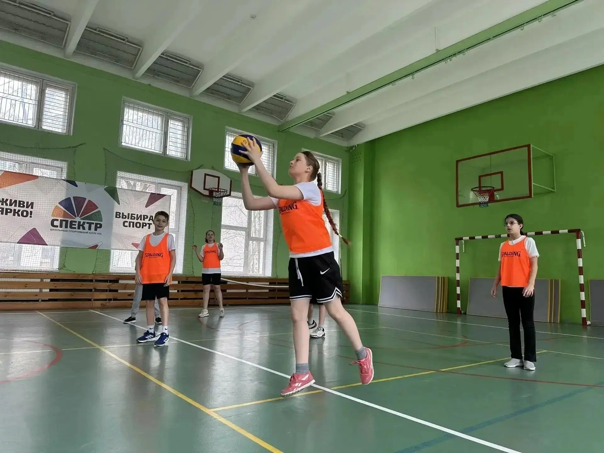 🏐 Первенство школы по пионерболу среди 5-х классов! 🏐  🔥 В учебных корпусах школы №1413 прошли захва