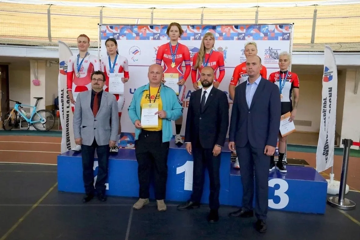 Красноярские спортсменки стали двукратными чемпионками России по велоспорту на тандемах.