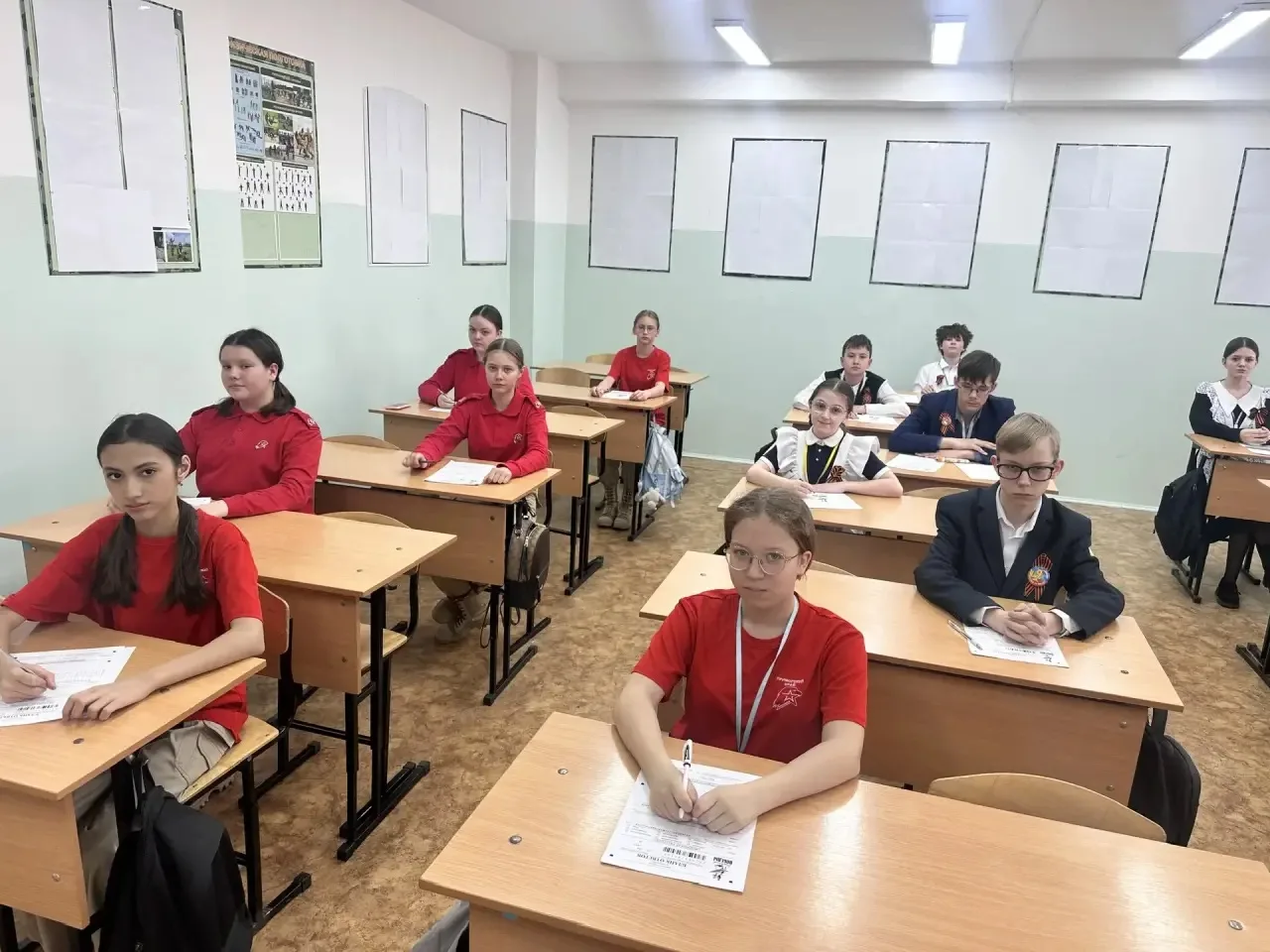 Диктант Победы: связь поколений в стенах школы! 📝Сегодня в 6 «В» классе прошёл «Диктант Победы» — ва