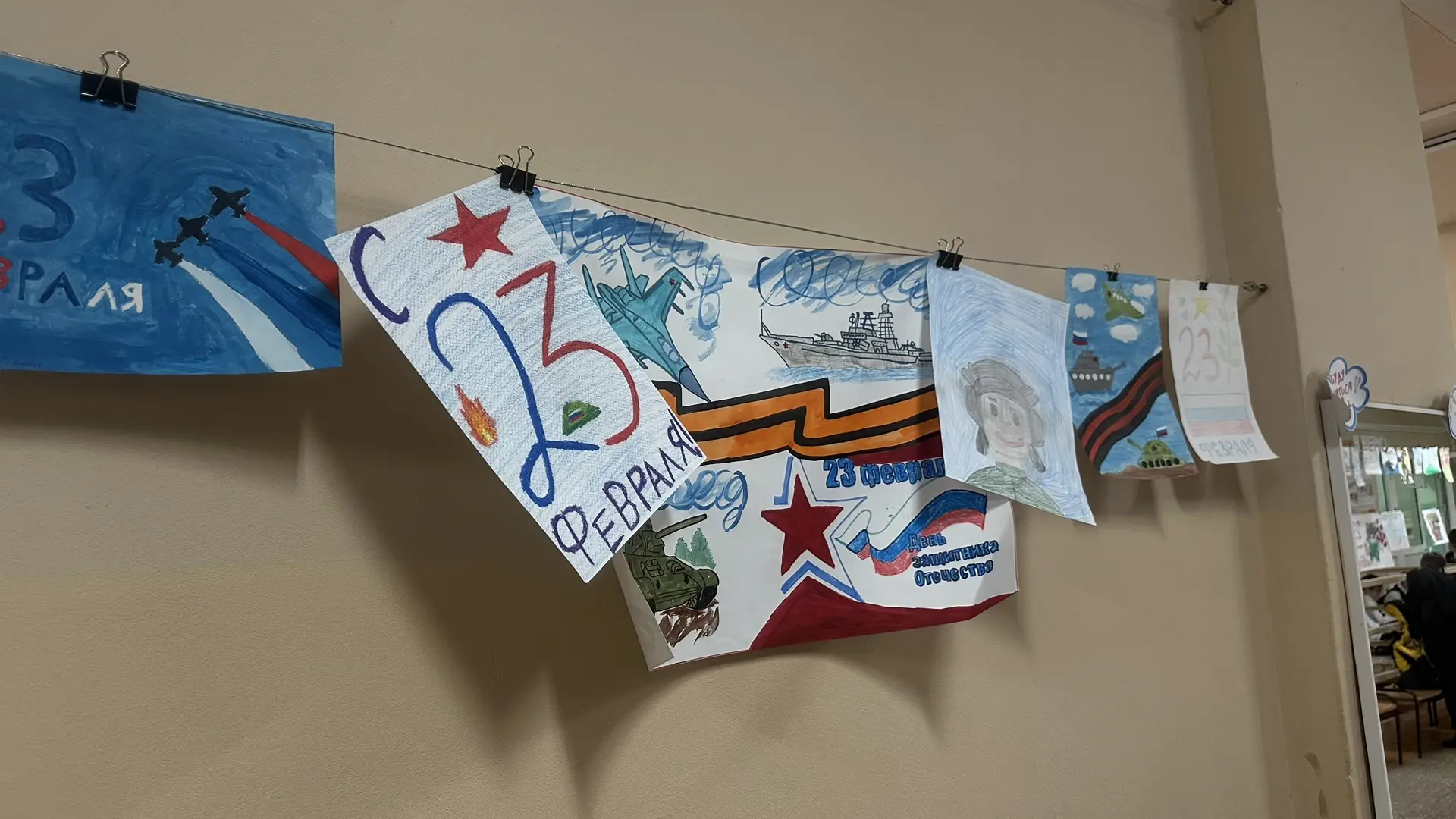 🎨🥈 Наши ребята подготовили замечательные праздничные плакаты ко Дню защитника Отечества — 23 февраля