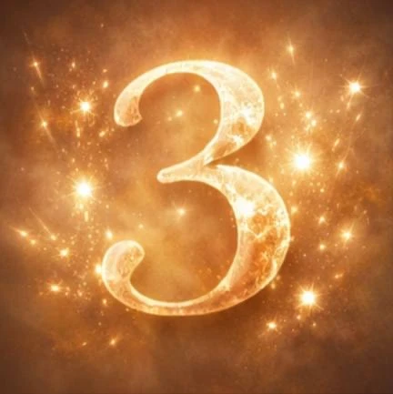 Число 3 - энергия проявленности, творчества и женской силы ✨