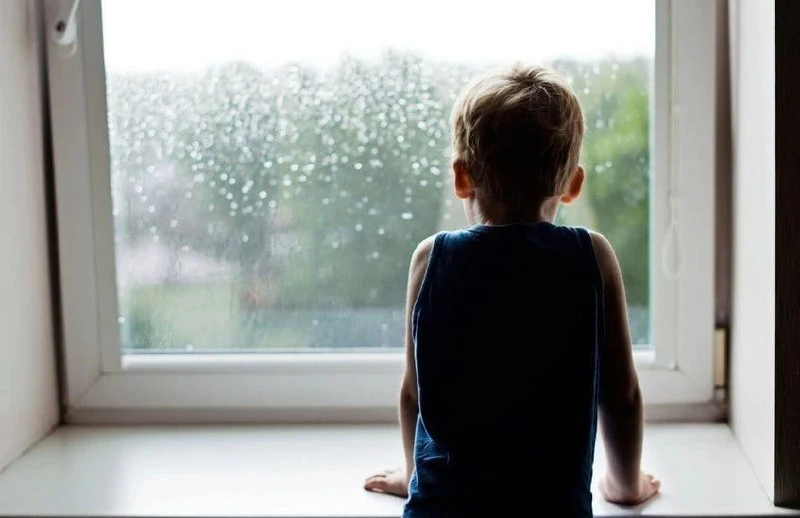 В Артёме 6-летний мальчик выпал из окна третьего этажа